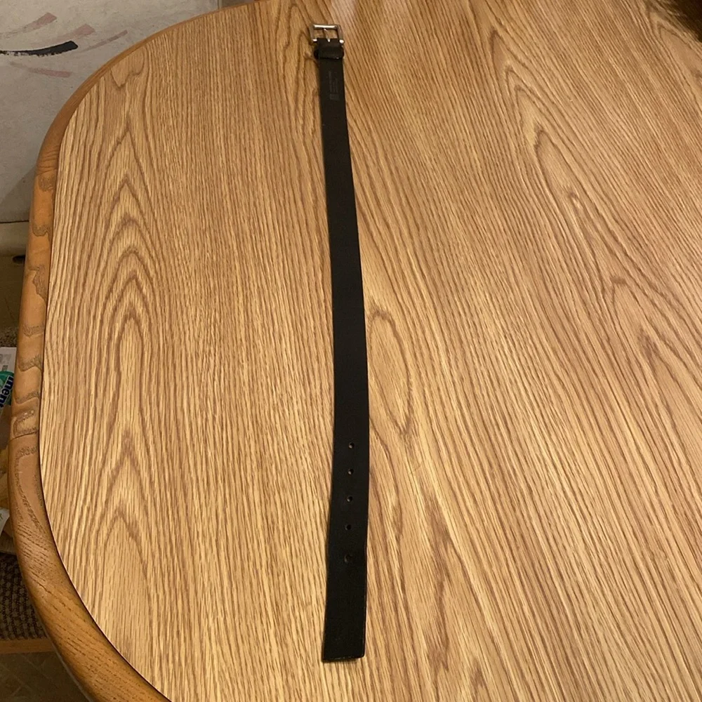 Gap Kids leather belt. Size: Kids L. Color: Black